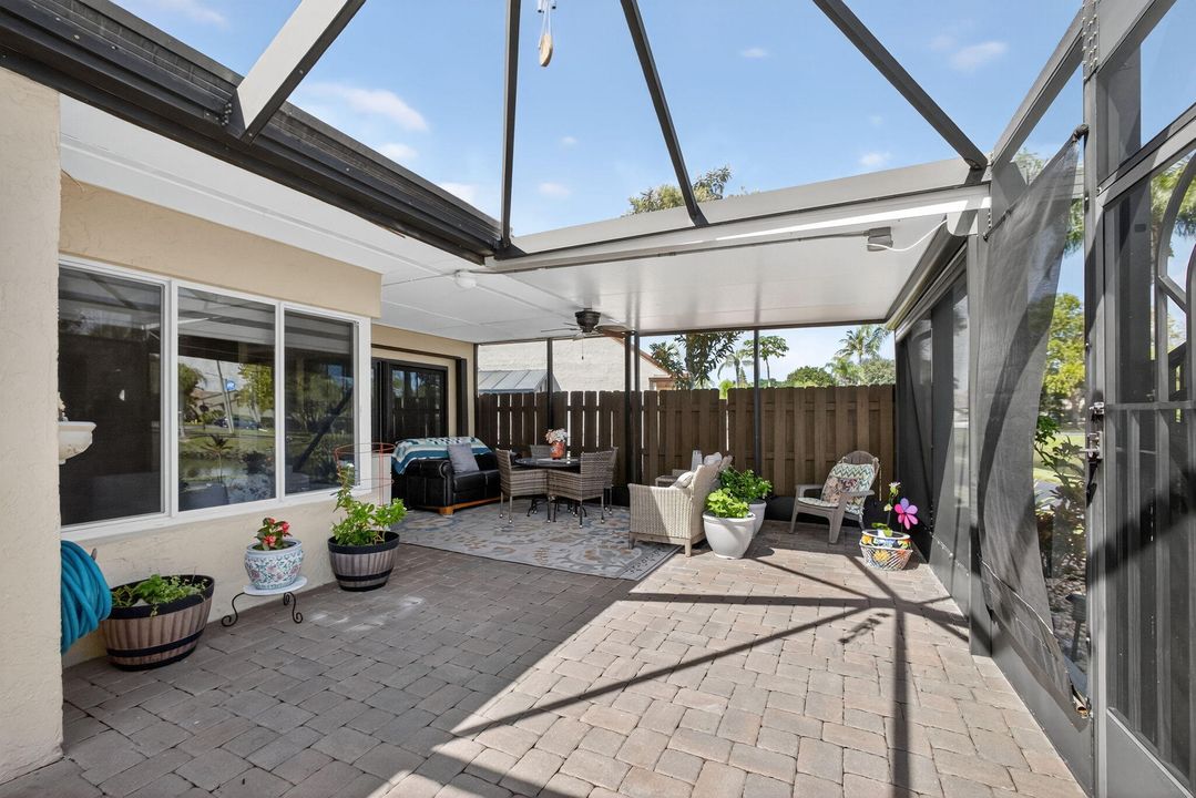 На продажу: $479,900 (2 спален, 2 ванн, 1378 Квадратных фут)