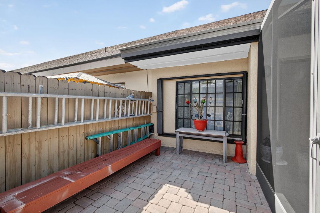 На продажу: $479,900 (2 спален, 2 ванн, 1378 Квадратных фут)