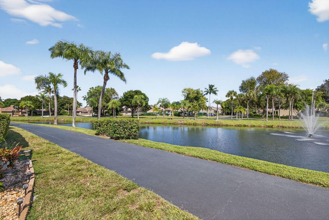 На продажу: $479,900 (2 спален, 2 ванн, 1378 Квадратных фут)