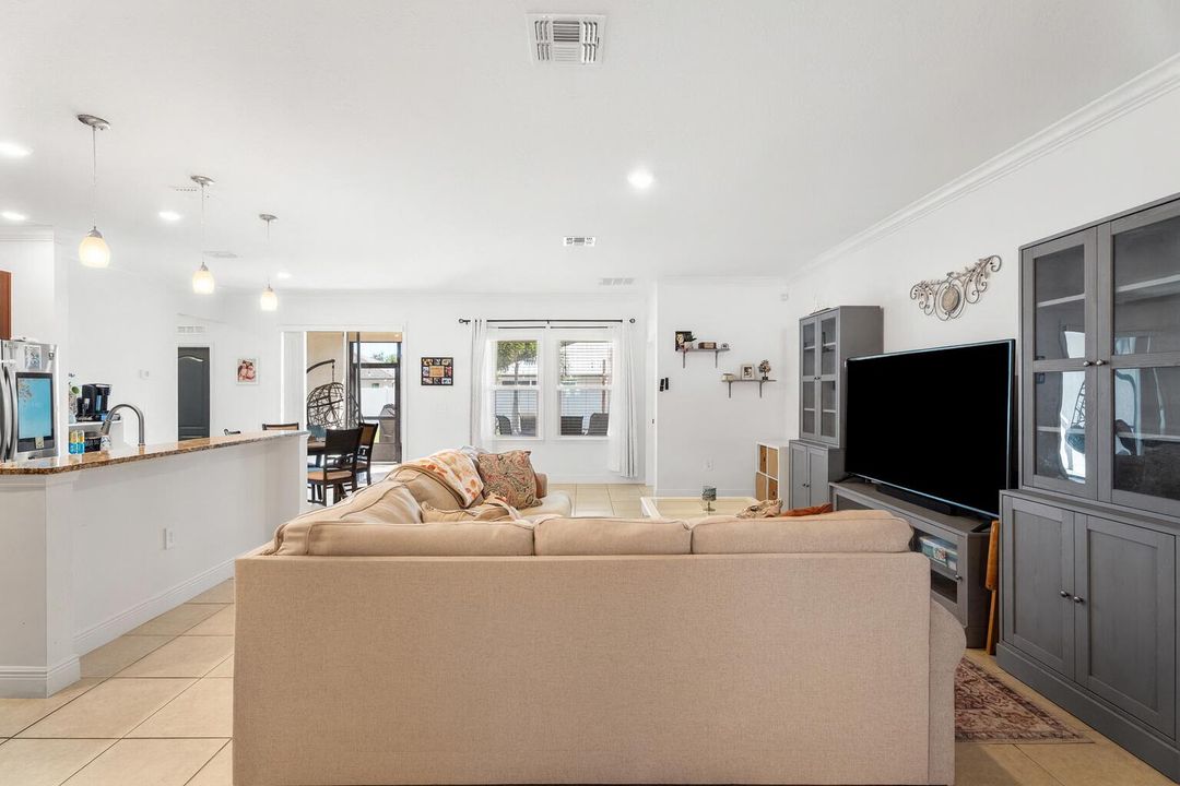 For Sale: $534,900 (4 beds, 3 baths, 2466 Square Feet)