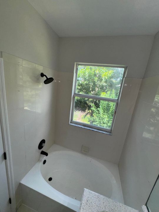 Active With Contract: $2,300 (3 beds, 2 baths, 1338 Square Feet)