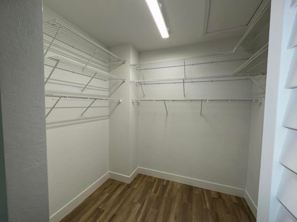 Active With Contract: $2,300 (3 beds, 2 baths, 1338 Square Feet)