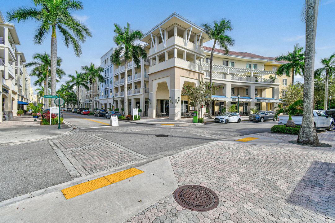 For Rent: $3,500 (2 beds, 1 baths, 968 Square Feet)