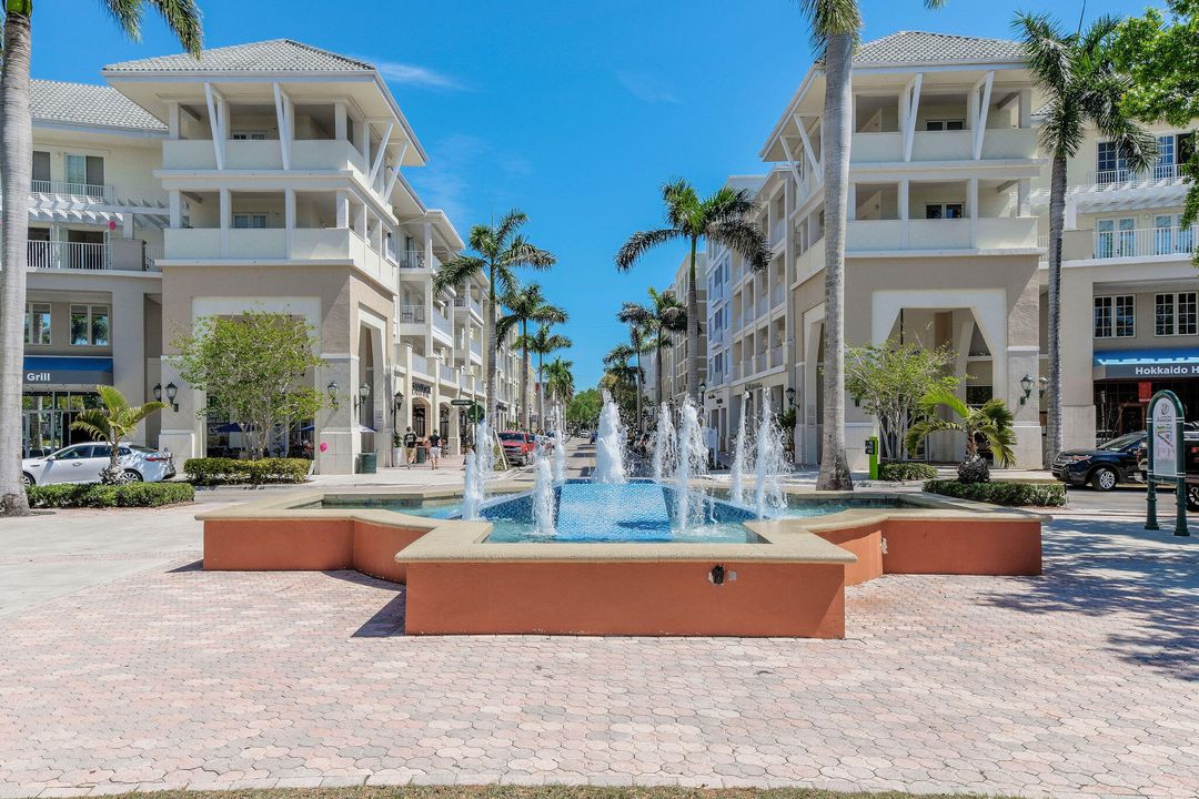 For Rent: $3,500 (2 beds, 1 baths, 968 Square Feet)