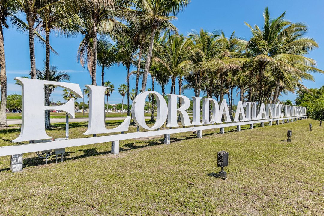 For Rent: $3,500 (2 beds, 1 baths, 968 Square Feet)