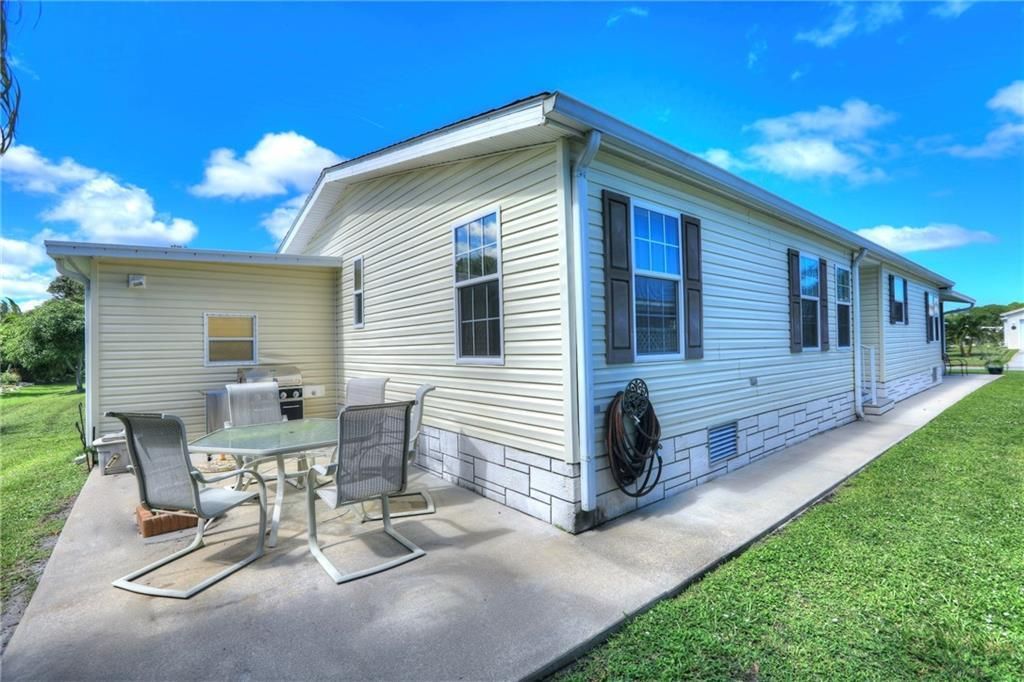 待售: $250,000 (3 贝兹, 2 浴室, 1687 平方英尺)