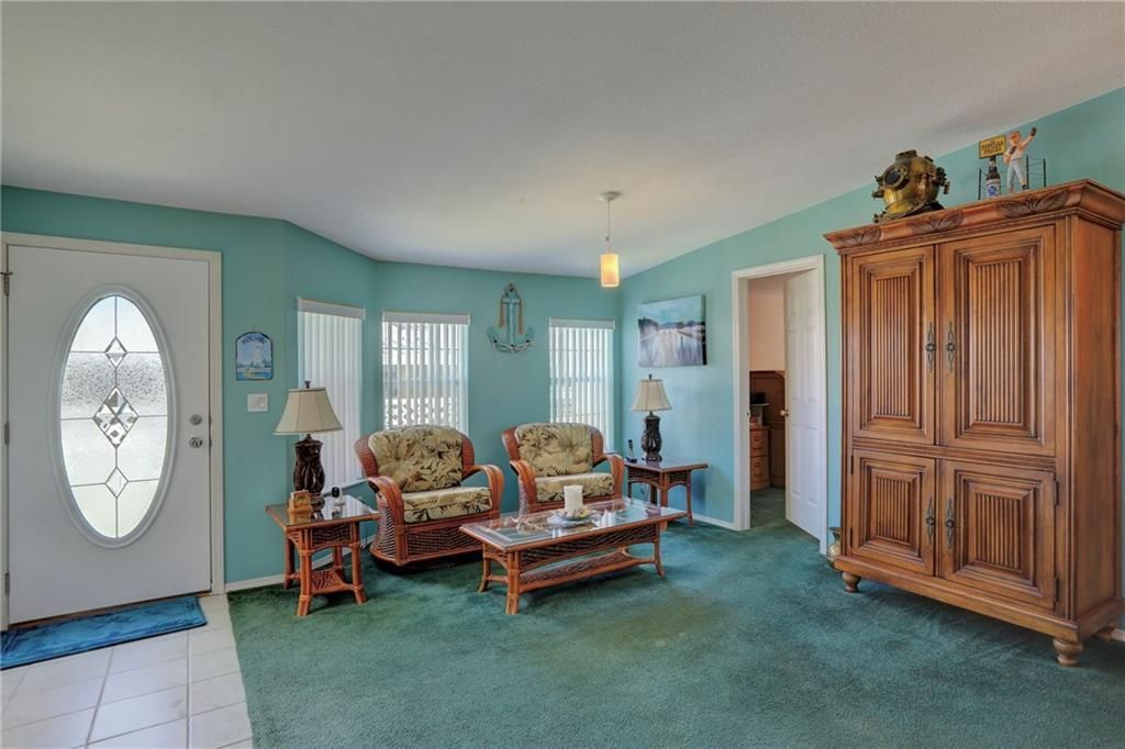 待售: $250,000 (3 贝兹, 2 浴室, 1687 平方英尺)