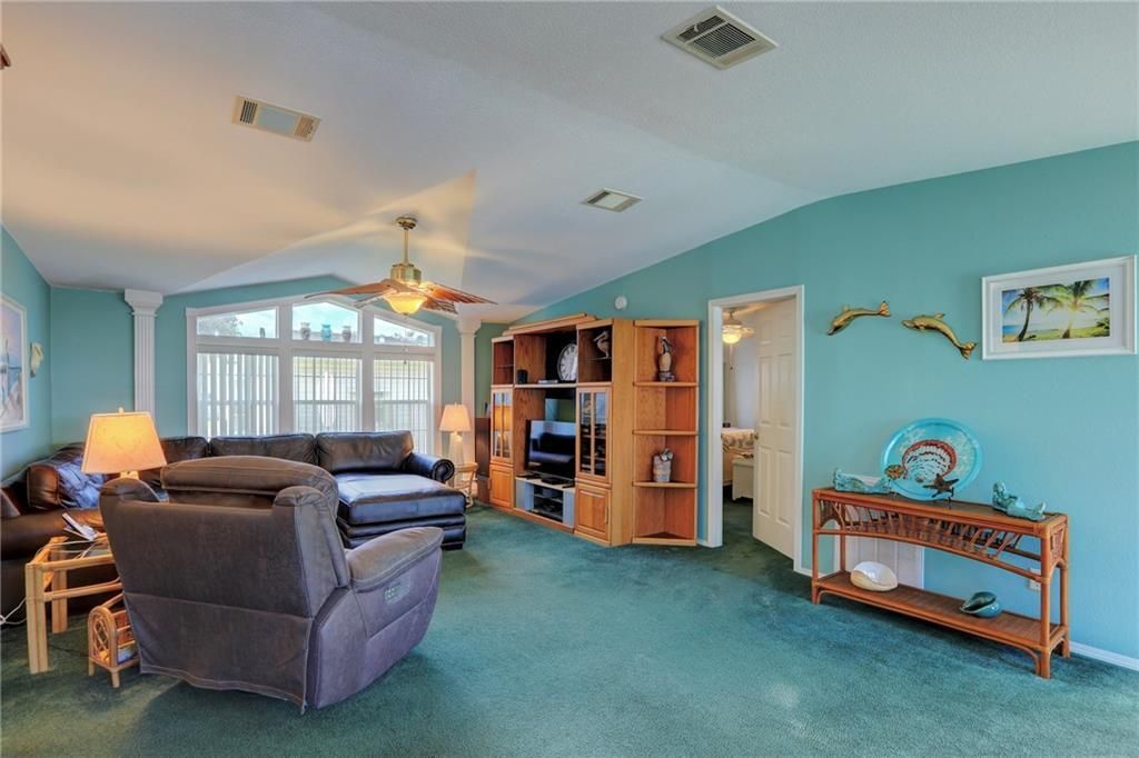 待售: $250,000 (3 贝兹, 2 浴室, 1687 平方英尺)