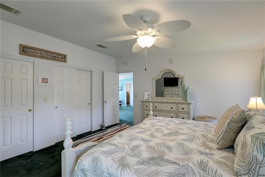 待售: $250,000 (3 贝兹, 2 浴室, 1687 平方英尺)