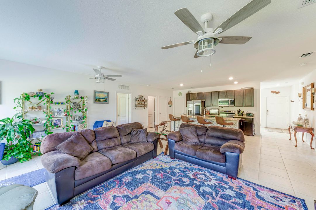 For Rent: $2,700 (4 beds, 2 baths, 2059 Square Feet)