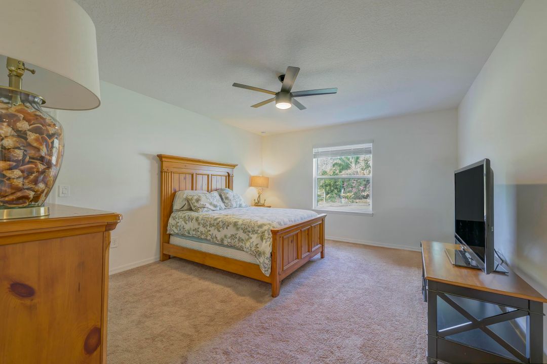 For Rent: $2,700 (4 beds, 2 baths, 2059 Square Feet)