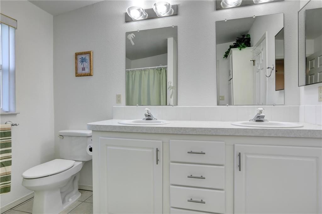 待售: $250,000 (3 贝兹, 2 浴室, 1687 平方英尺)