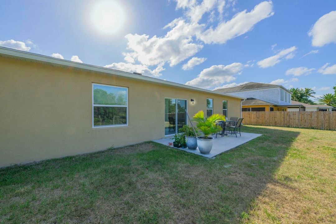 For Rent: $2,700 (4 beds, 2 baths, 2059 Square Feet)