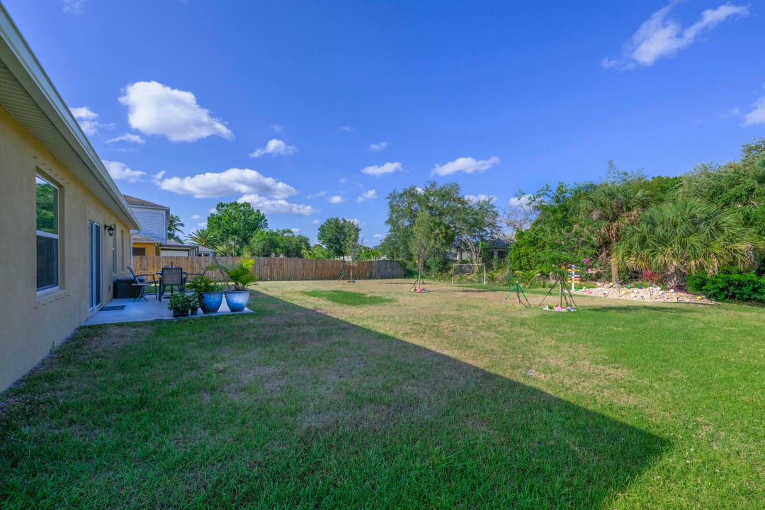 For Rent: $2,700 (4 beds, 2 baths, 2059 Square Feet)