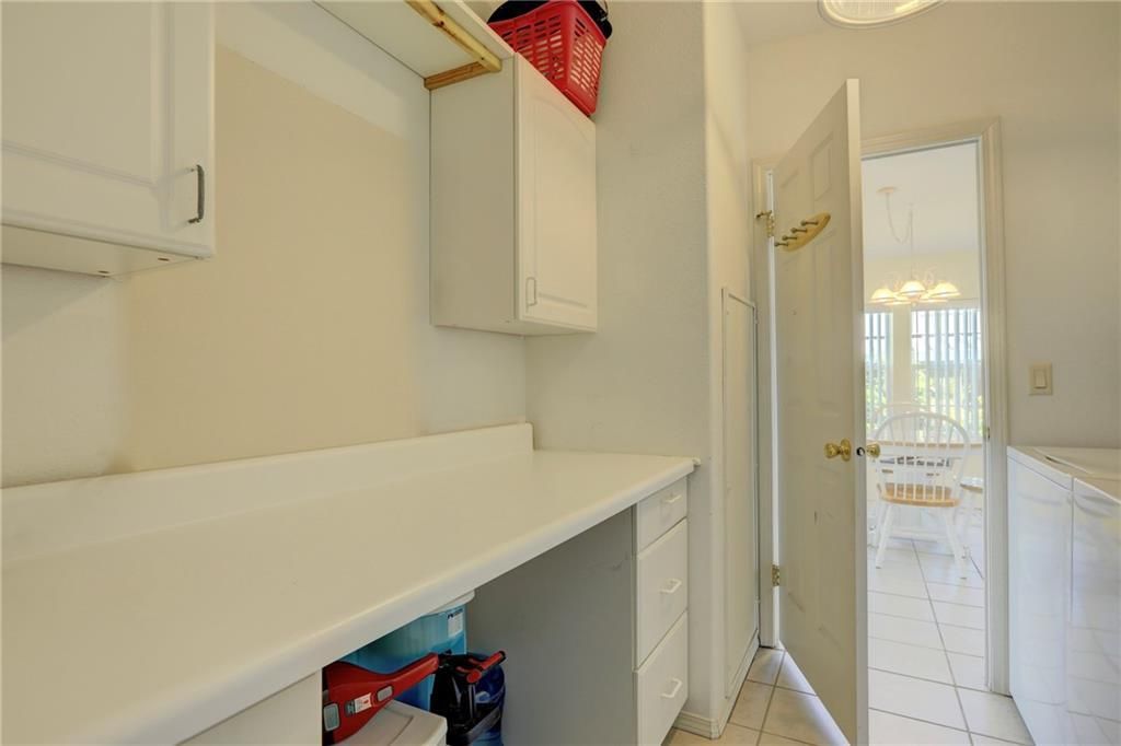 待售: $250,000 (3 贝兹, 2 浴室, 1687 平方英尺)