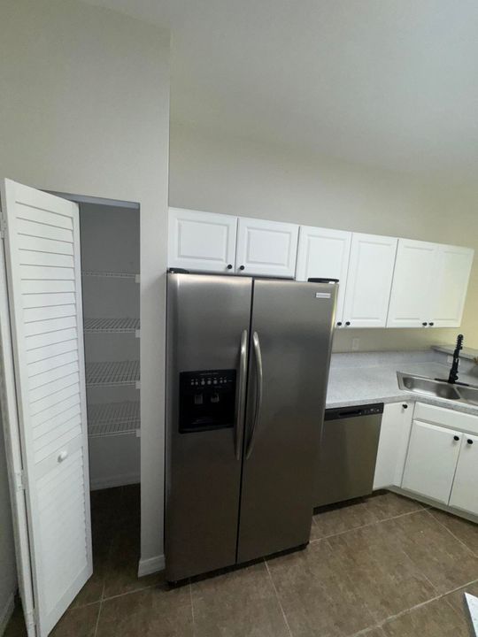 Active With Contract: $2,300 (3 beds, 2 baths, 1338 Square Feet)