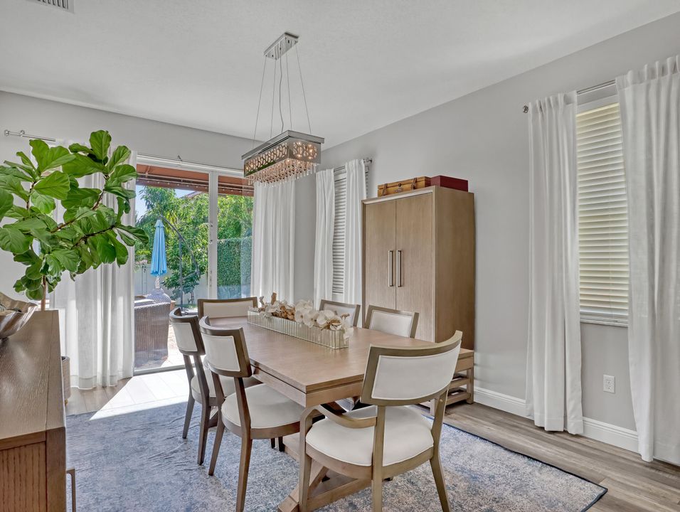 待售: $895,000 (5 贝兹, 3 浴室, 3496 平方英尺)