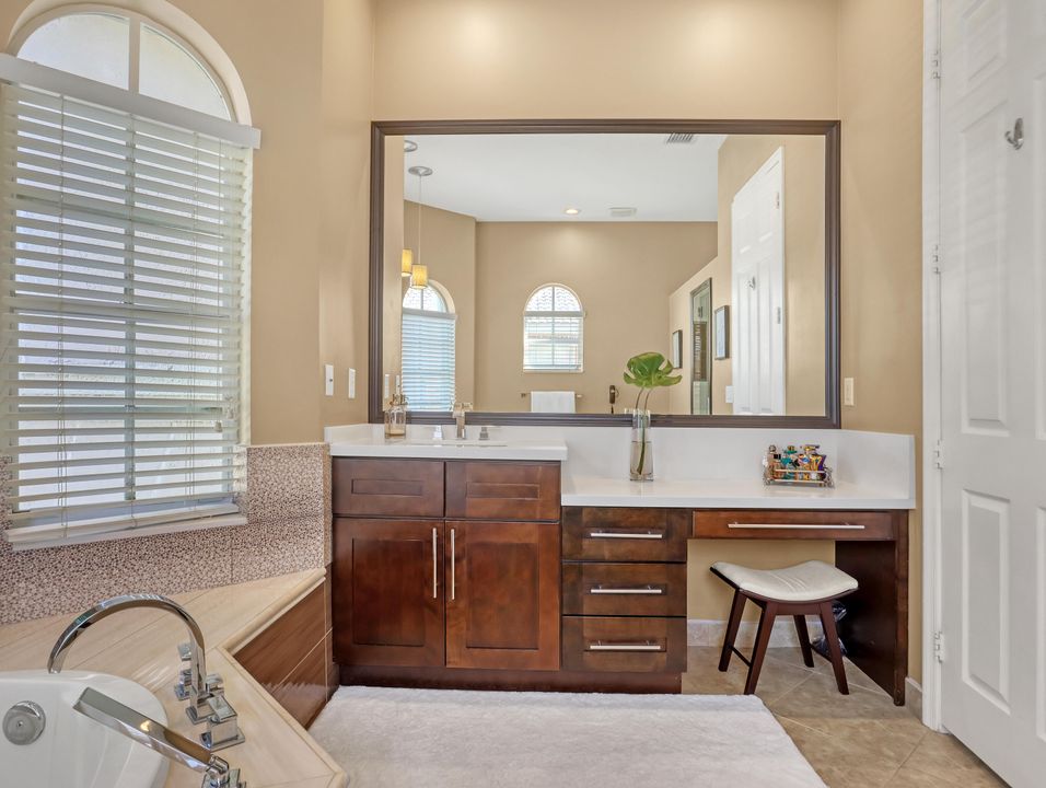 待售: $895,000 (5 贝兹, 3 浴室, 3496 平方英尺)