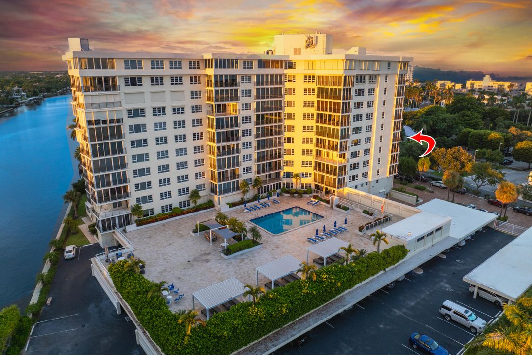 For Sale: $899,000 (2 beds, 2 baths, 1578 Square Feet)