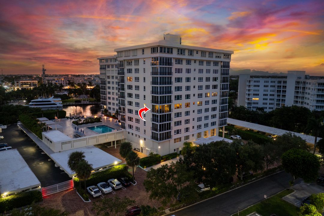 For Sale: $899,000 (2 beds, 2 baths, 1578 Square Feet)
