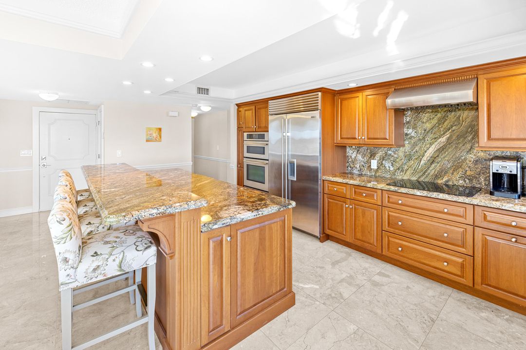 For Sale: $899,000 (2 beds, 2 baths, 1578 Square Feet)