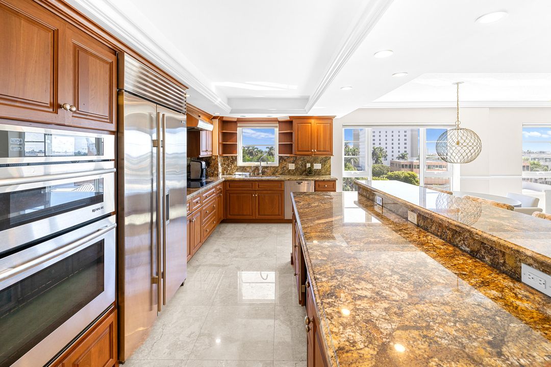 For Sale: $899,000 (2 beds, 2 baths, 1578 Square Feet)