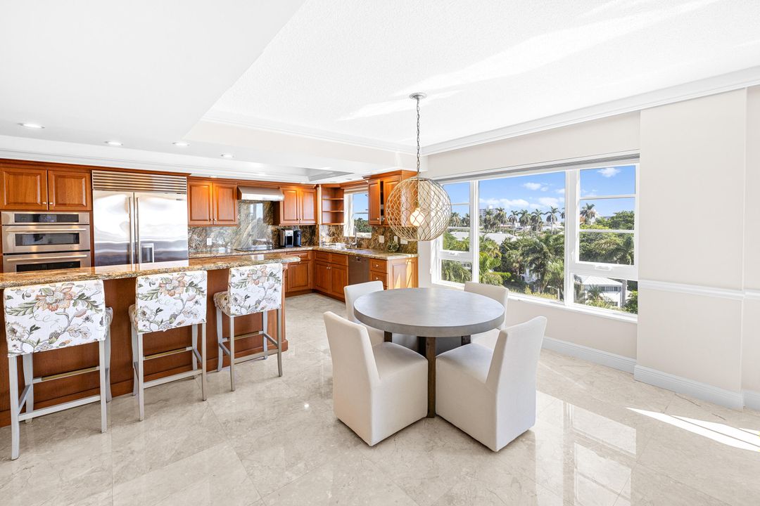 For Sale: $899,000 (2 beds, 2 baths, 1578 Square Feet)