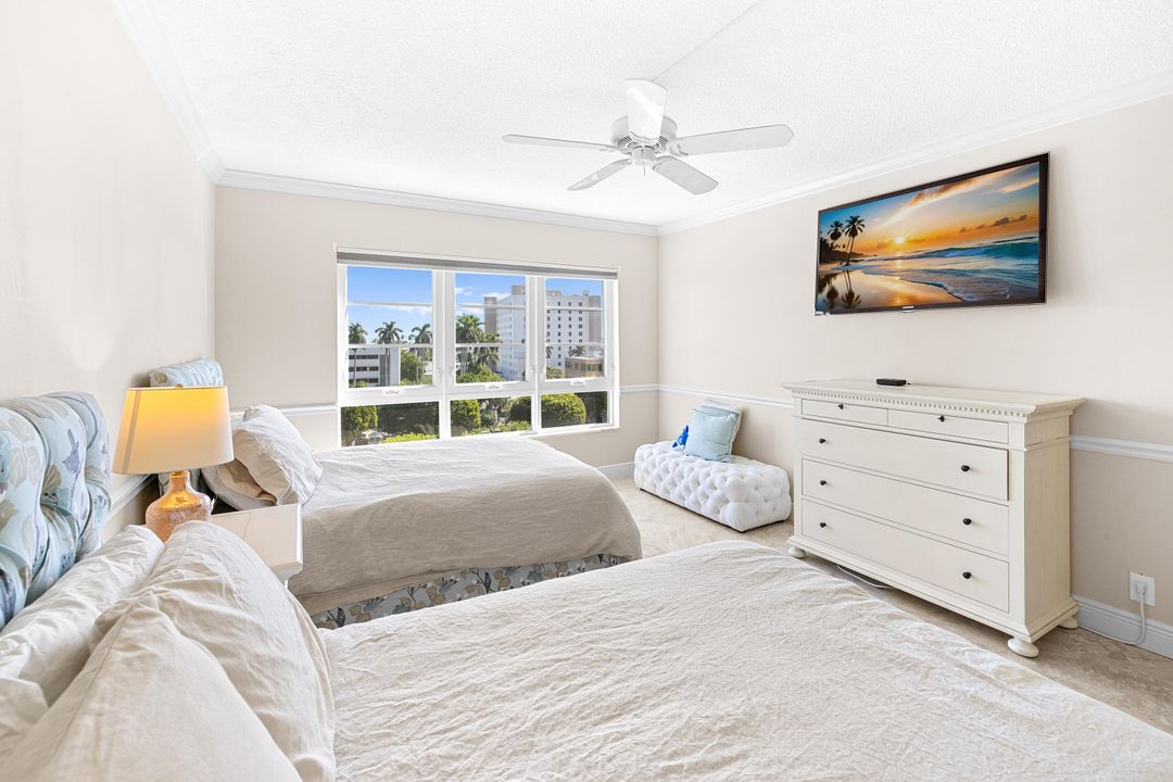 For Sale: $899,000 (2 beds, 2 baths, 1578 Square Feet)