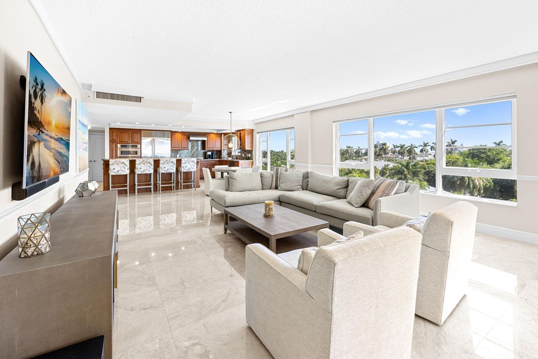 For Sale: $899,000 (2 beds, 2 baths, 1578 Square Feet)