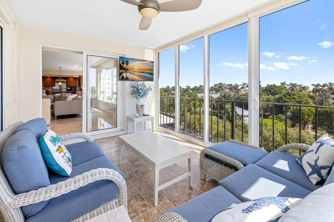 For Sale: $899,000 (2 beds, 2 baths, 1578 Square Feet)