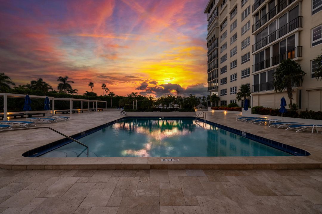 For Sale: $899,000 (2 beds, 2 baths, 1578 Square Feet)