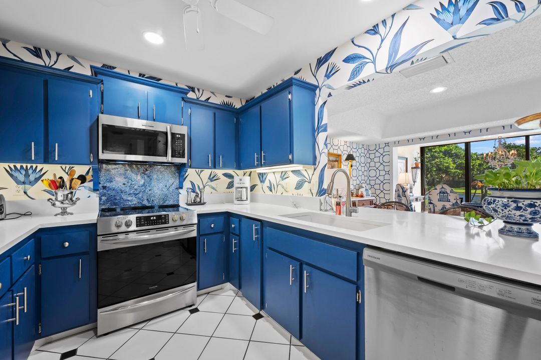 待售: $425,000 (3 贝兹, 2 浴室, 2015 平方英尺)