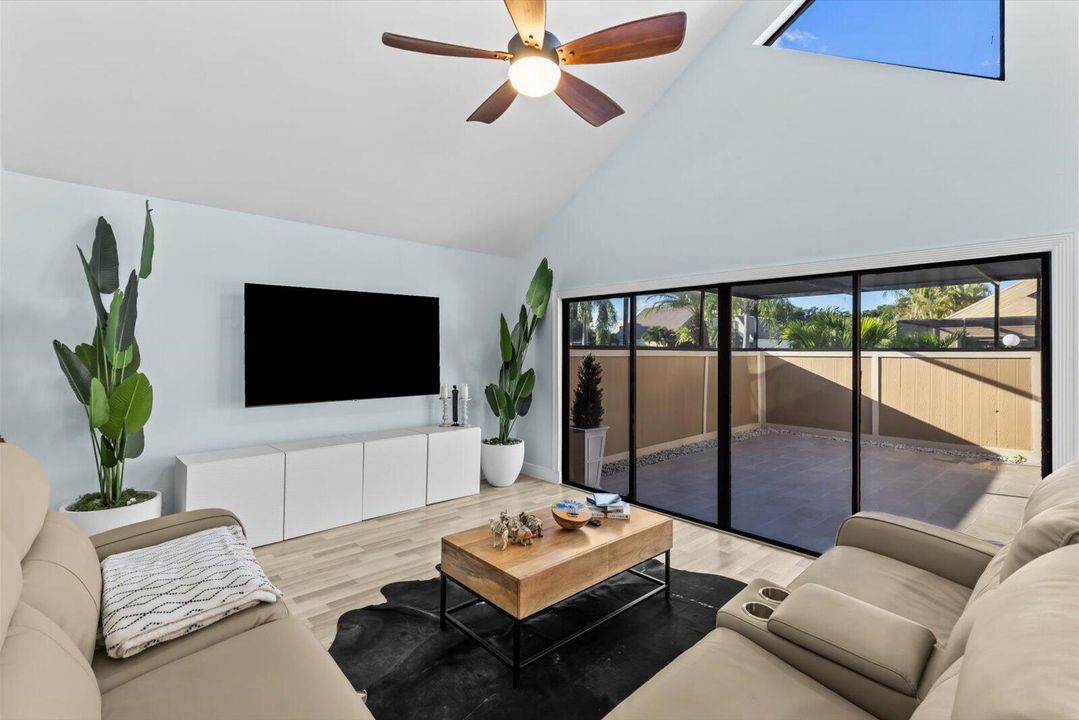 For Rent: $2,400 (3 beds, 2 baths, 1764 Square Feet)