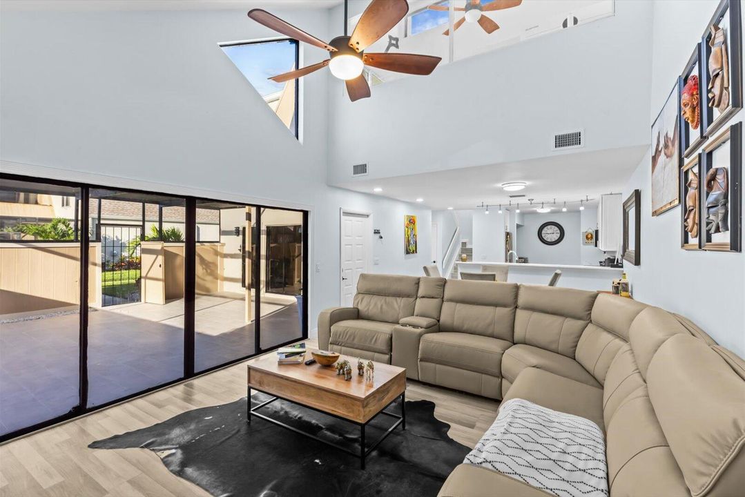 For Rent: $2,400 (3 beds, 2 baths, 1764 Square Feet)