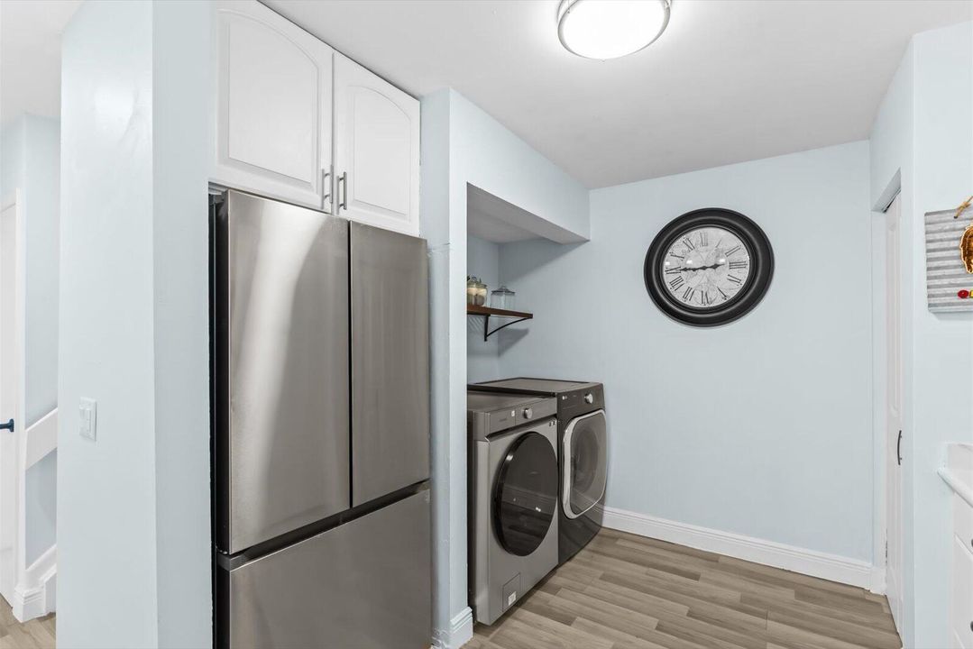 For Rent: $2,400 (3 beds, 2 baths, 1764 Square Feet)