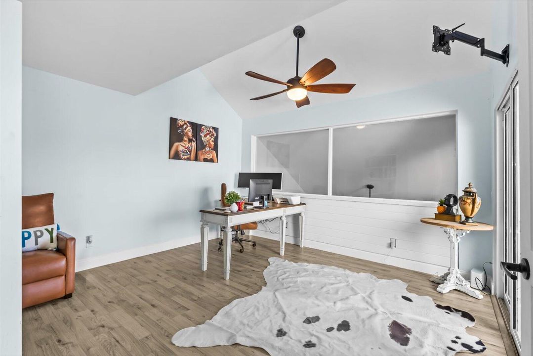 For Rent: $2,400 (3 beds, 2 baths, 1764 Square Feet)