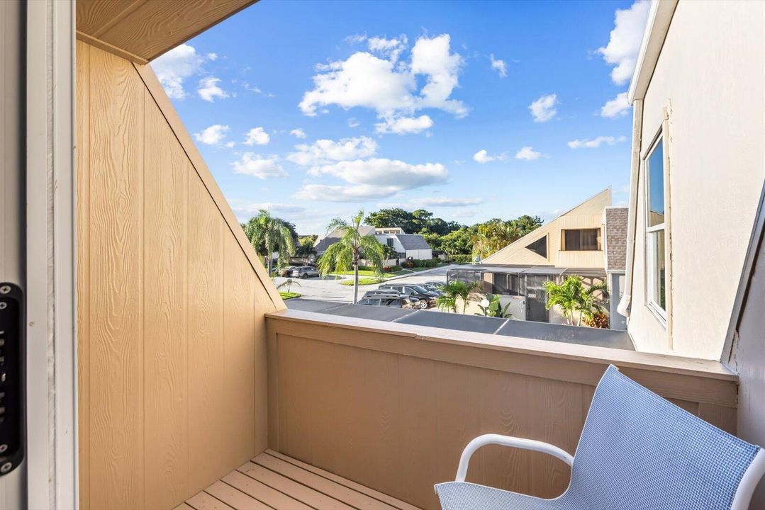 For Rent: $2,400 (3 beds, 2 baths, 1764 Square Feet)