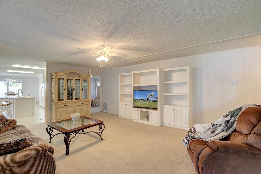 合同活跃: $235,000 (3 贝兹, 2 浴室, 1664 平方英尺)