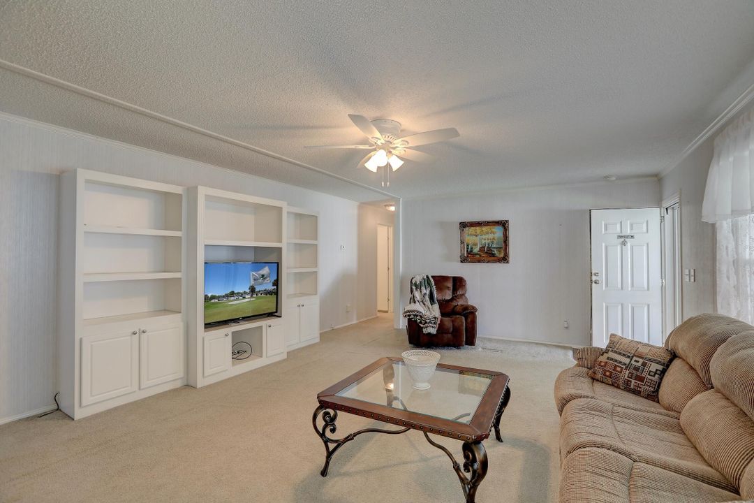 合同活跃: $235,000 (3 贝兹, 2 浴室, 1664 平方英尺)