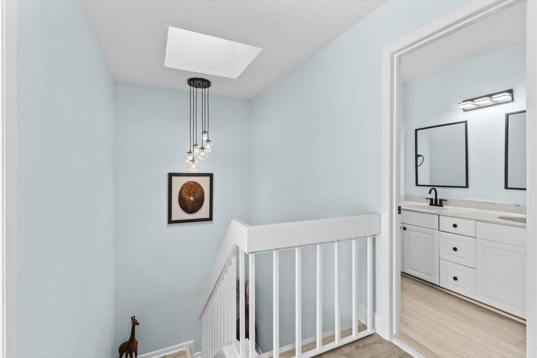 For Rent: $2,400 (3 beds, 2 baths, 1764 Square Feet)