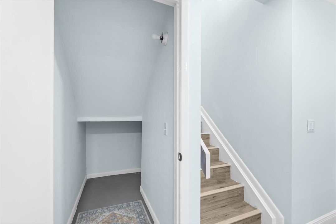 For Rent: $2,400 (3 beds, 2 baths, 1764 Square Feet)