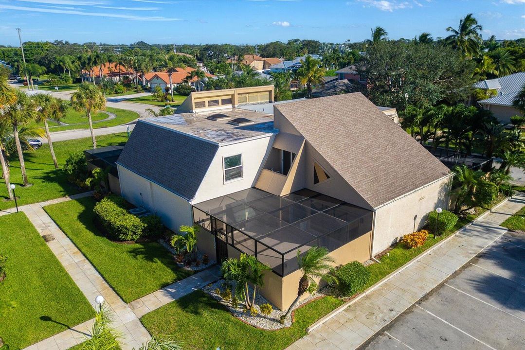 For Rent: $2,400 (3 beds, 2 baths, 1764 Square Feet)