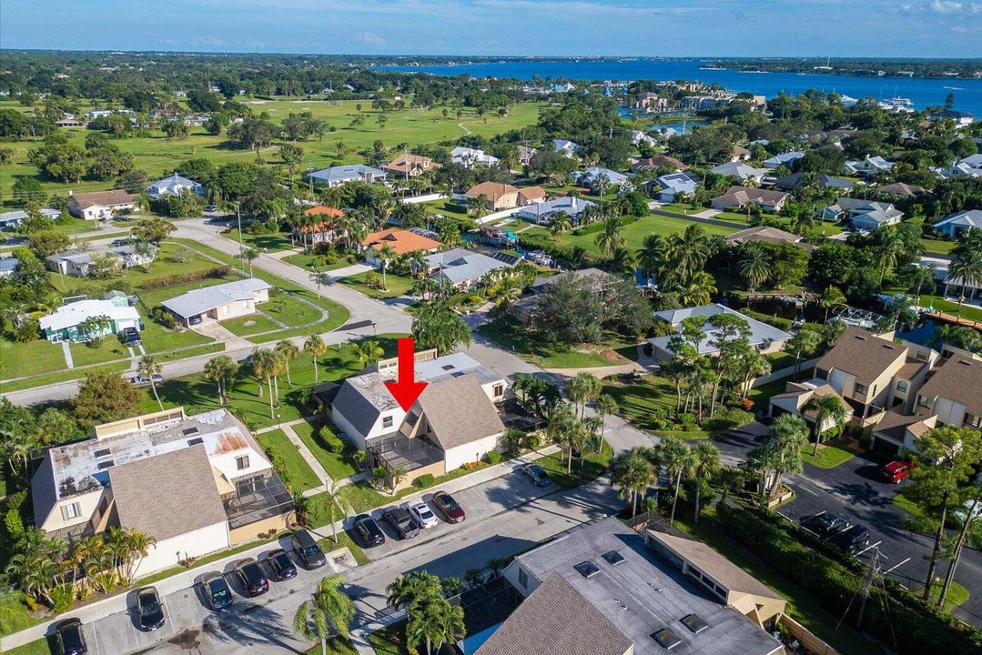 For Rent: $2,400 (3 beds, 2 baths, 1764 Square Feet)