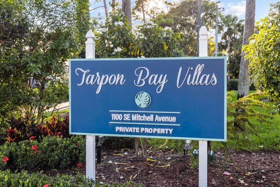 For Rent: $2,400 (3 beds, 2 baths, 1764 Square Feet)