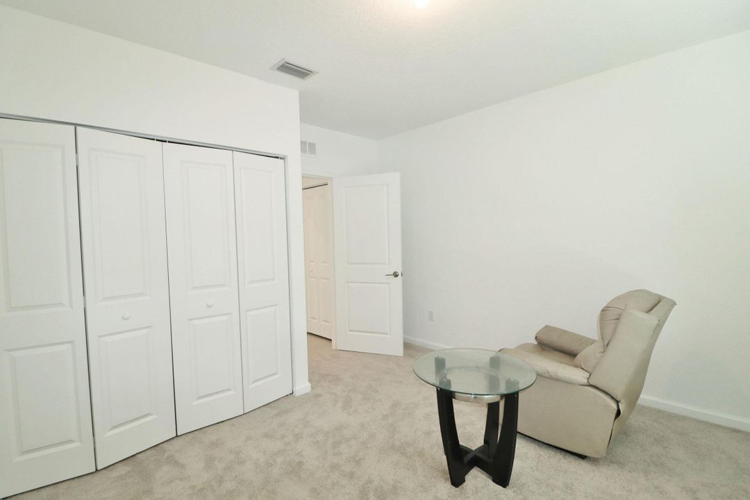 待售: $400,000 (6 贝兹, 3 浴室, 2586 平方英尺)