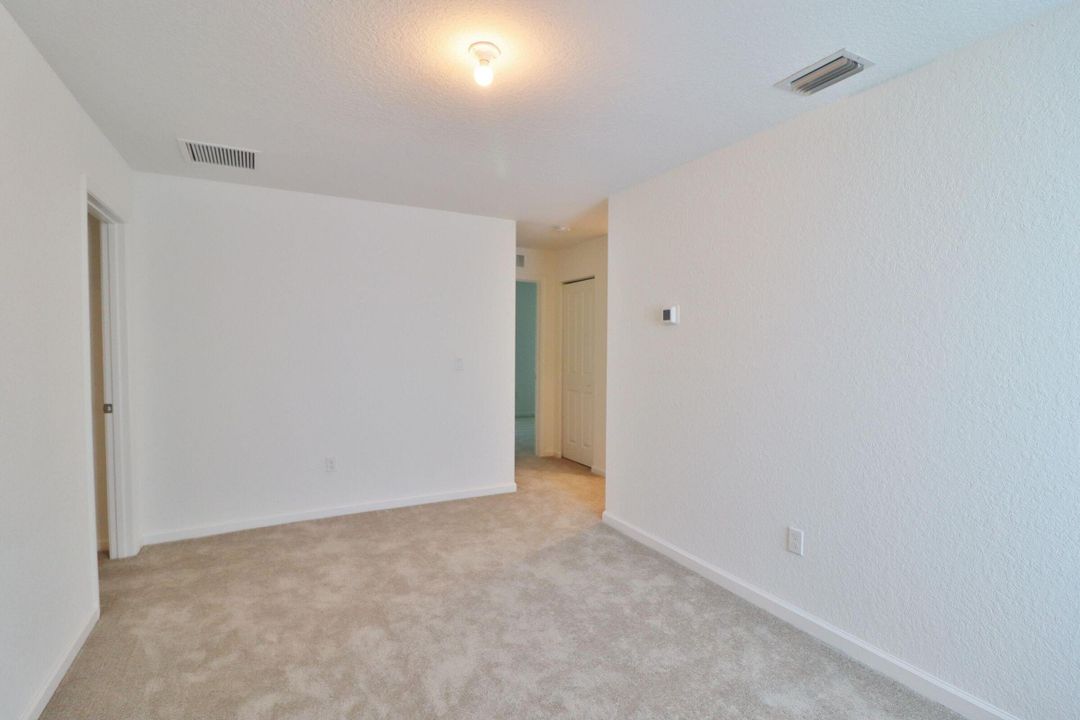 待售: $400,000 (6 贝兹, 3 浴室, 2586 平方英尺)