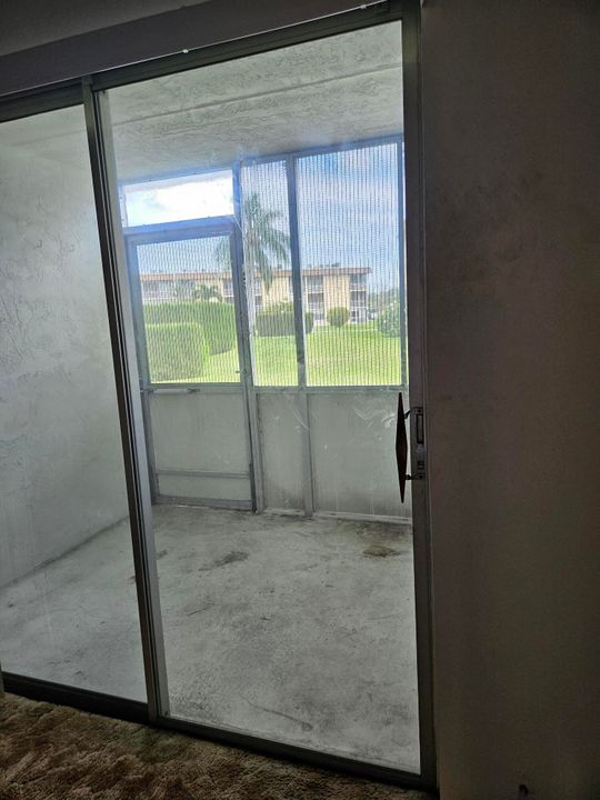 For Rent: $1,250 (1 beds, 1 baths, 650 Square Feet)