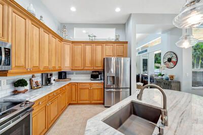 Activo con contrato: $849,000 (4 camas, 3 baños, 3430 Pies cuadrados)