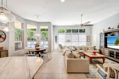 Activo con contrato: $849,000 (4 camas, 3 baños, 3430 Pies cuadrados)