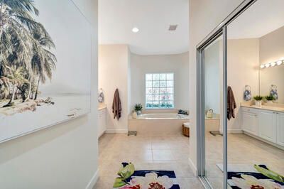 Activo con contrato: $849,000 (4 camas, 3 baños, 3430 Pies cuadrados)